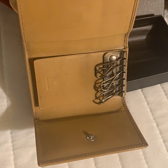 Authentic Gucci card & keys holder - Picture 7 of 16
